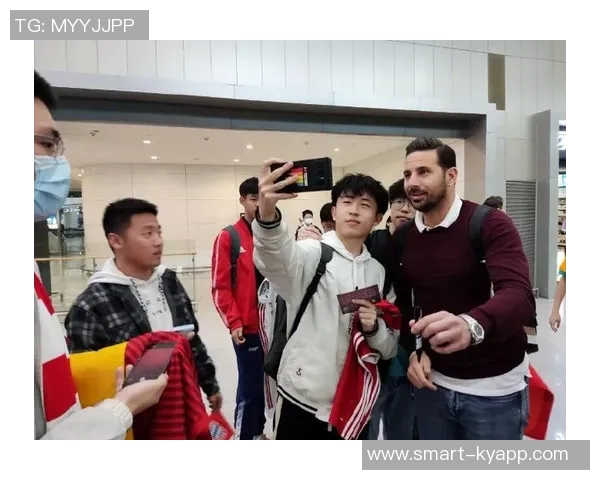 拜仁慕尼黑宣布皮萨罗启程亚洲行即将抵达成都展开活动