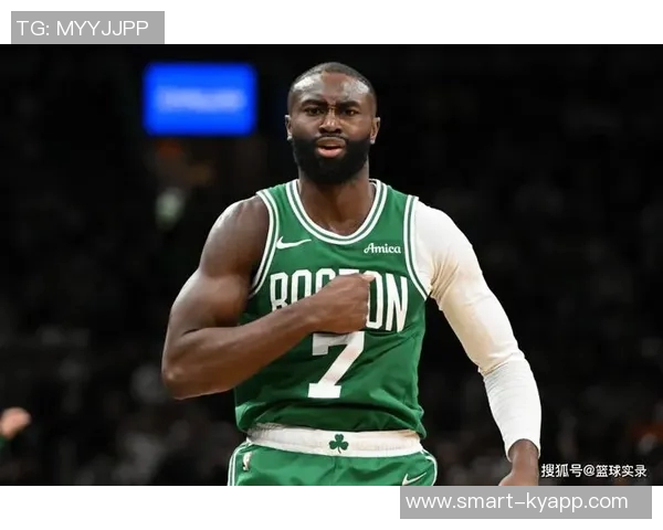 本赛季上篮命中率排行榜里夫斯高居第一杰伦布朗紧随其后库里并列第六