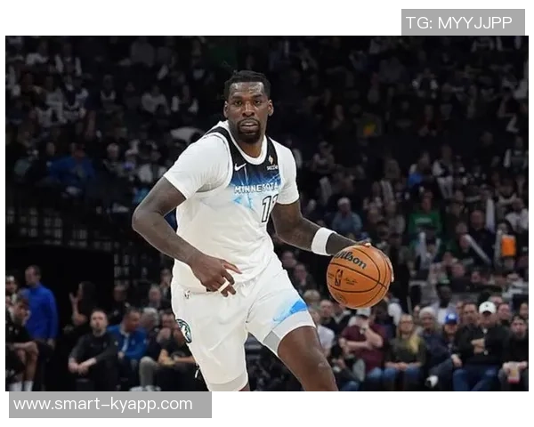 爱德华兹前四节表现低迷加时发力独得5分全场贡献7分4板3助